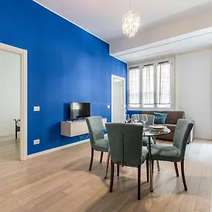Apartment Station Renovated, Milan